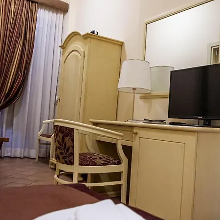 Otel I Giardini Del Novecento 3*